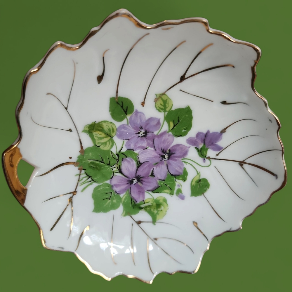 Sweet Cottagecore Japanese Violet Floral Porcelain Dish with Gold Trim